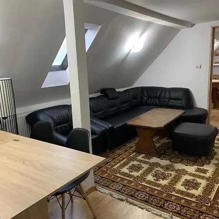 Cheerful 3-bedroom Getaway * Zarnesti